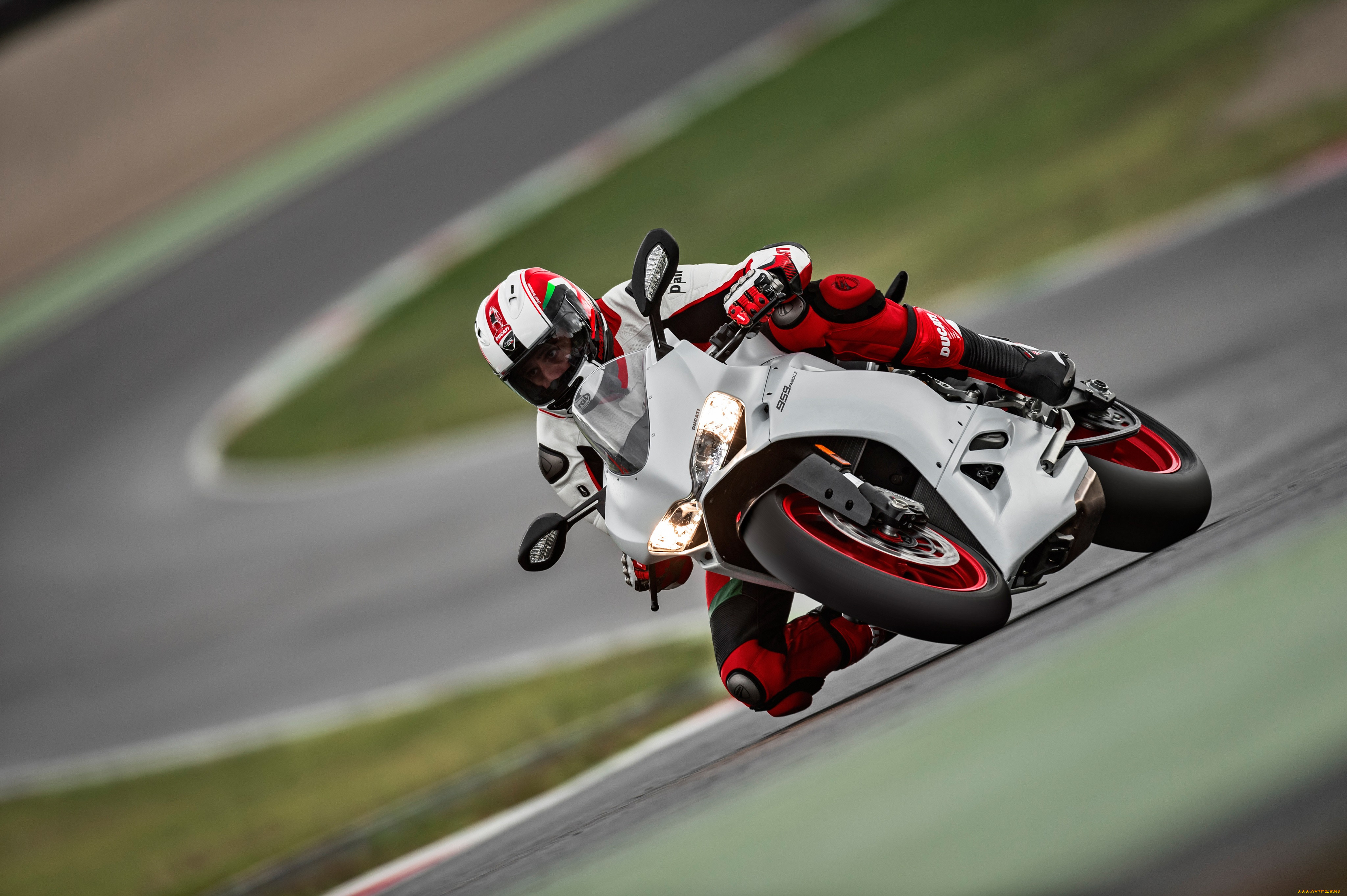 Ducati Panigale Р±РµР»С‹Р№